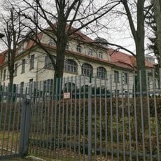 Building A5: Clinic building in the style of reform architecture (individual monument to ID no. 09284584) Hufelandstraße 15