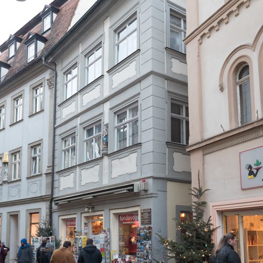 Wohn- und Geschäftshaus