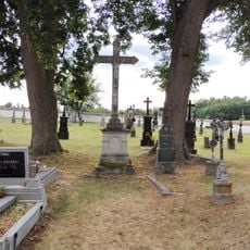 Kříž na hřbitově v Žumberku