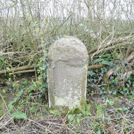Milestone, Gloucester Road, Morton