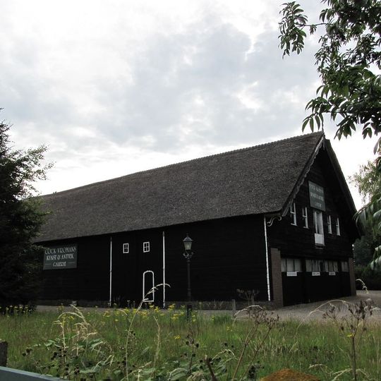 Dwarsdeelschuur van boerderij