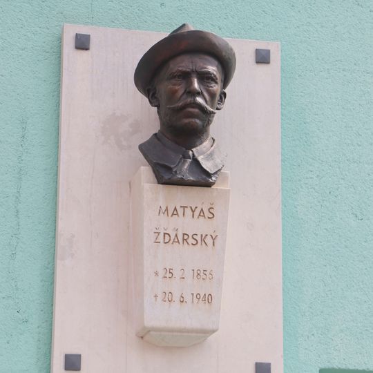 Busta Matyáše Žďárského v Kožichovicích