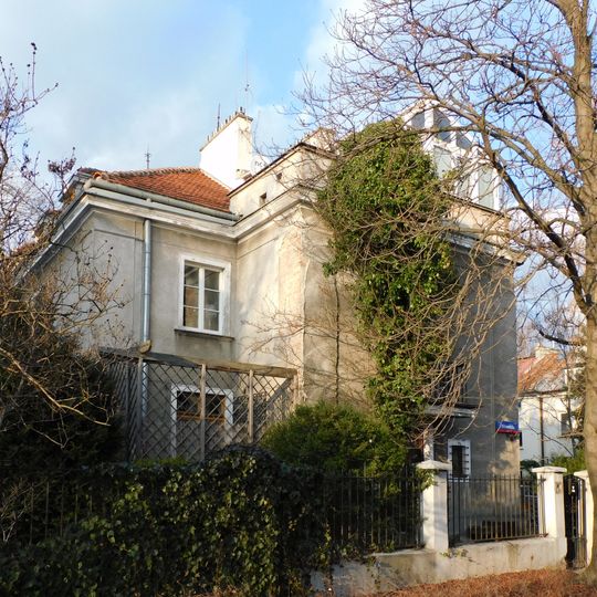 Dom przy ulicy Krzywickiego 1