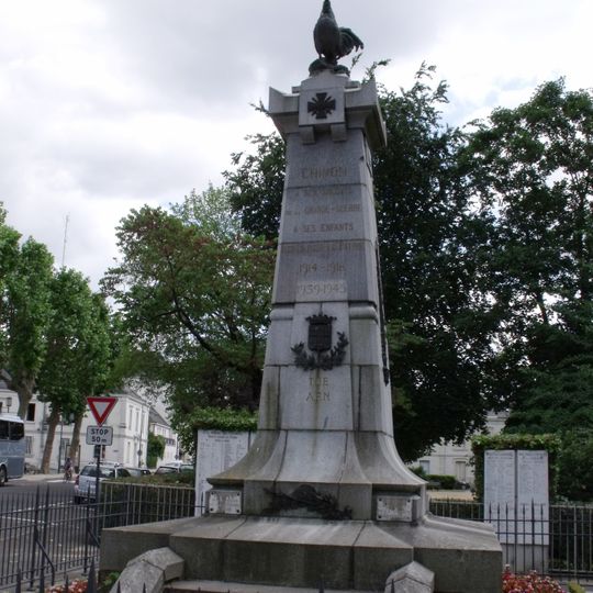War memorial of Chinon