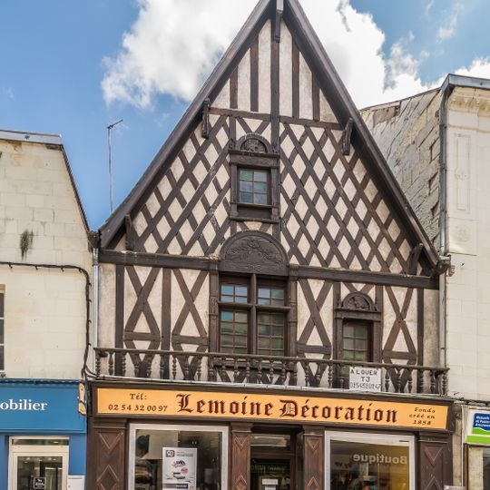 House at 22 Rue nationale in Montrichard