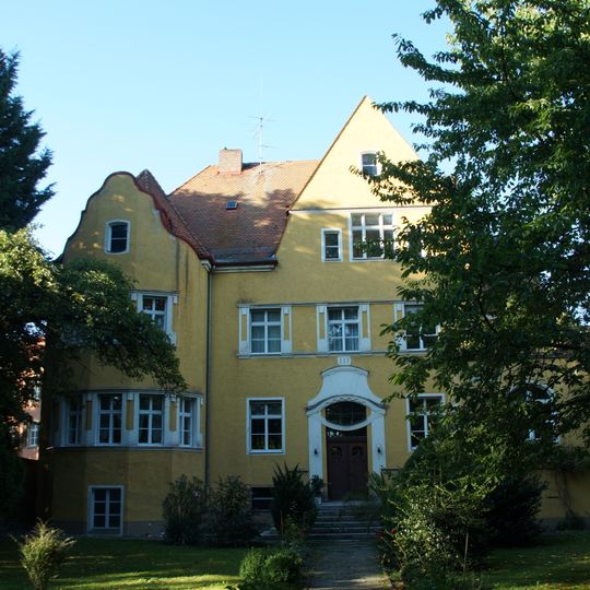 Ehemalige Villa, jetzt katholischer Pfarrhof Herz Jesu