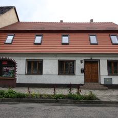 4 Wiosny Ludów Square in Brójce