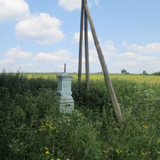 Kříž mezi Potvorovem a Bílovem