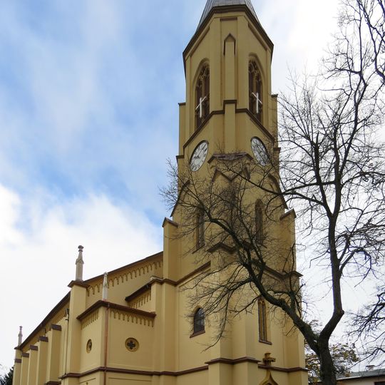 Einzeldenkmale der Sachgesamtheit Martin-Luther-Kirche und Kirchhof: Kirche, Gedenkkapelle für die Gefallenen des Ersten Weltkrieges und Kirchhofseinfriedung Annabe
