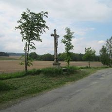 Kříž jižně od Lodhéřova