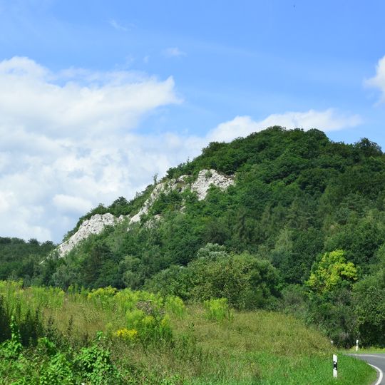 Buntsandstein- und Gipskarstlandschaft bei Questenberg im Südharz
