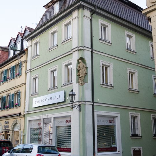 Wohn- und Geschäftshaus