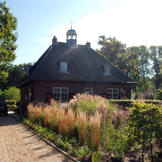 Kantoorgebouw annex dienstwoning