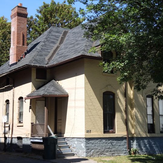 House at 235–237 Reynolds Street