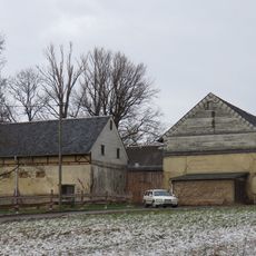 Wohnstallhaus, Scheune und zwei Seitengebäude eines Vierseithofes Limbacher Straße 270