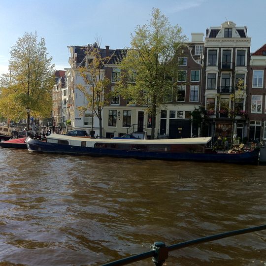 Pand met gevel, onder rechte lijst