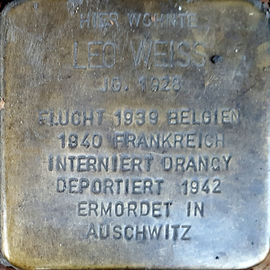 Stolperstein en memoria de Leo Weiss