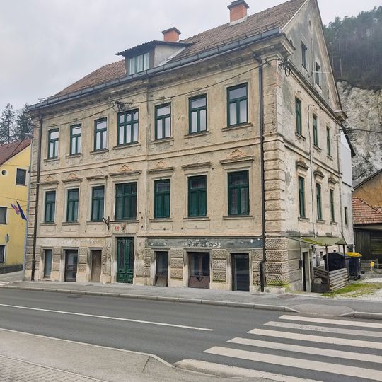 Hiša Trg Franca Fakina 17