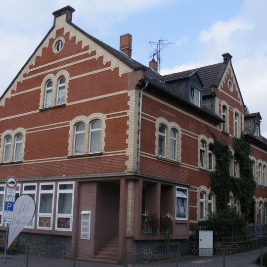 Bahnhofstraße 42