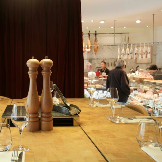 La Table d'Hugo Desnoyer