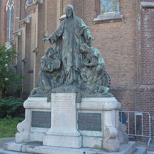 Statue of Sacred Heart of Jesus Christ