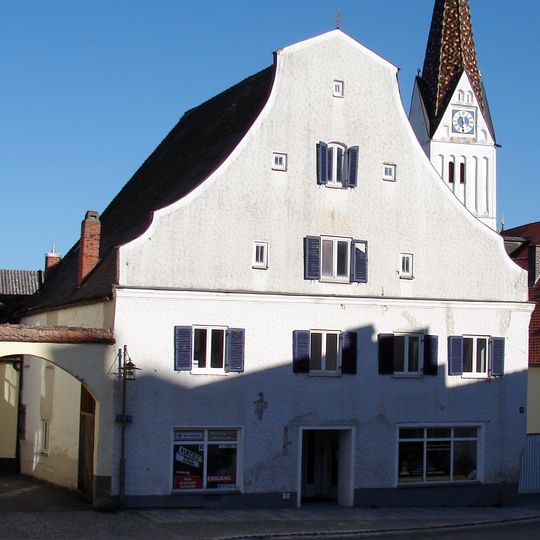 Wohn- und Geschäftshaus