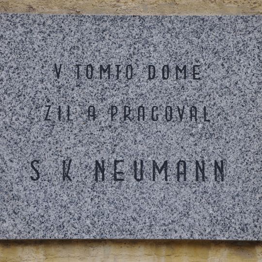 Pamětní deska Stanislava Kostky Neumanna