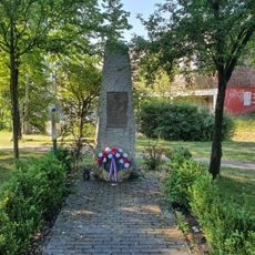 Pomník obětem Květnového povstání v Újezdu nad Lesy u Rohožnické ulice