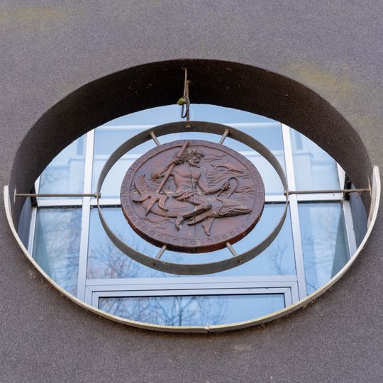 Relief at nábřeží Závodu míru 2738