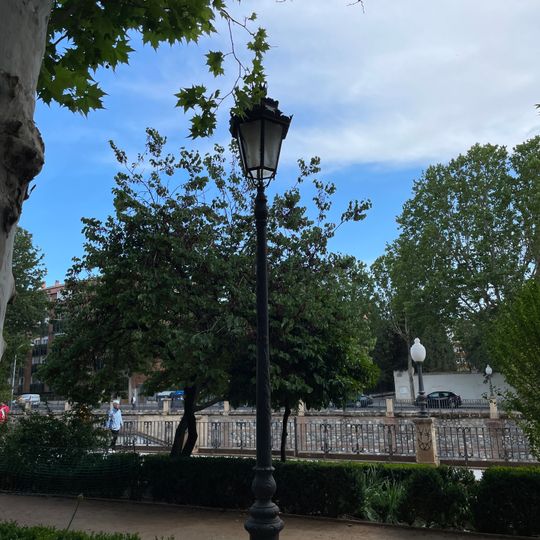 Conjunto de Farolas exentas de los Jardines del Genil