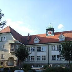 Ehemalige Luitpold-Schule, jetzt Amtsgebäude III des Landratsamtes