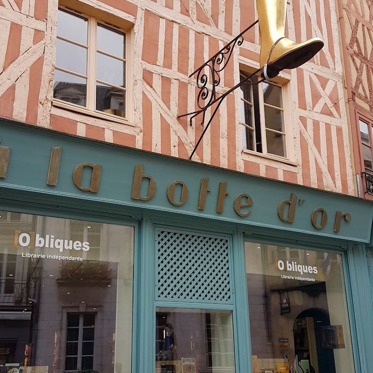 Obliques Bookstore