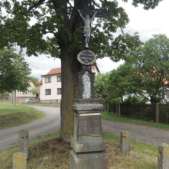 Kříž na křižovatce v Budišově