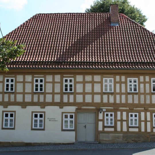 Halmwalmdachhaus