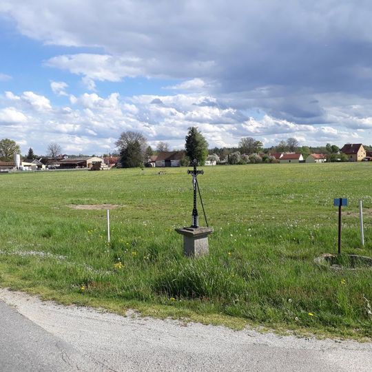 Kříž severozápadně od Mláky