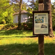 Dianaburg mit Dianateich