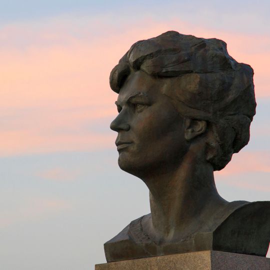 Бюст В. Николаевой-Терешковой