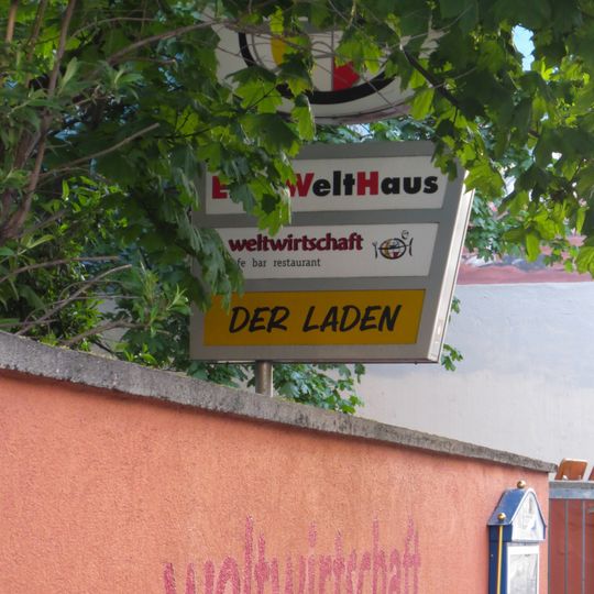 Eine Welt Haus