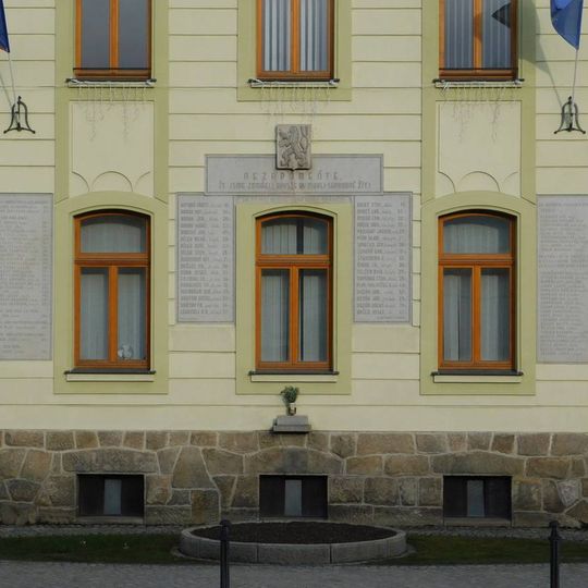 Pamětní deska obětem 2. světové války v Třešti