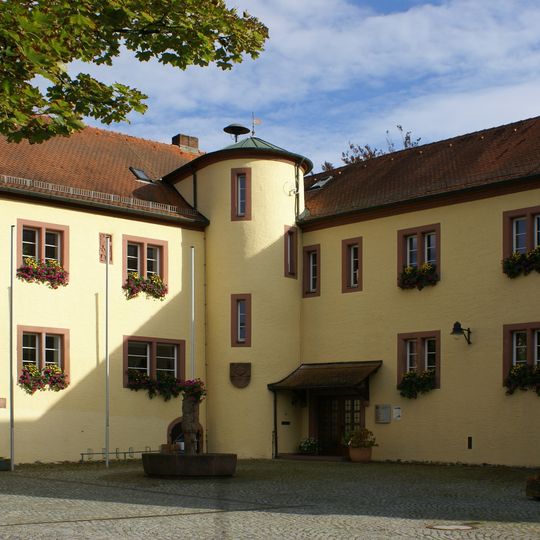 Rathaus, ehemaliges Schloss