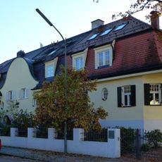 Symmetrische Reihenhausgruppe