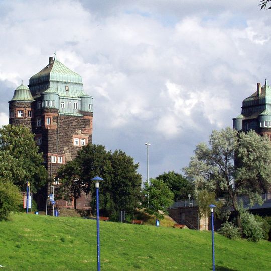 Brückentürme der Friedrich-Ebert-Brücke