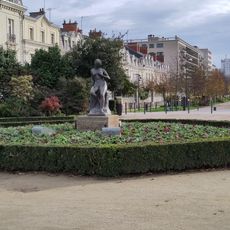 Statue