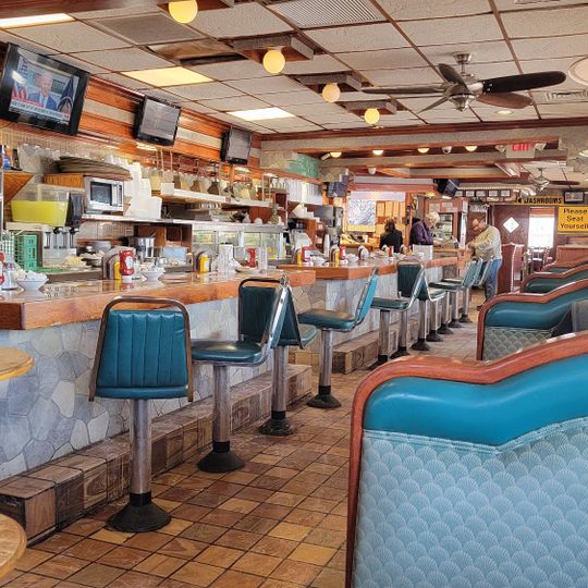 Full Moon Family Restaurant