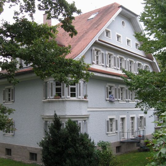 Friedrich-Ebert-Straße 1