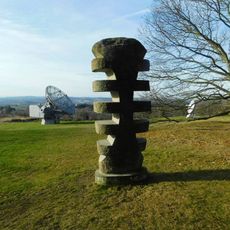 Plastika Vepice v areálu Astronomického ústavu v Ondřejově