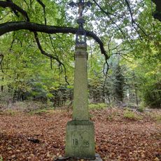 Kříž jihovýchodně od Vísky