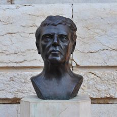 Bust, commemorative bust