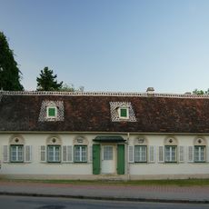 Bürgerhaus, Wiener Straße, Unterwaltersdorf 6