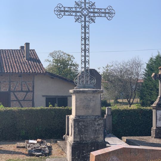 Cemetery cross of Servignat